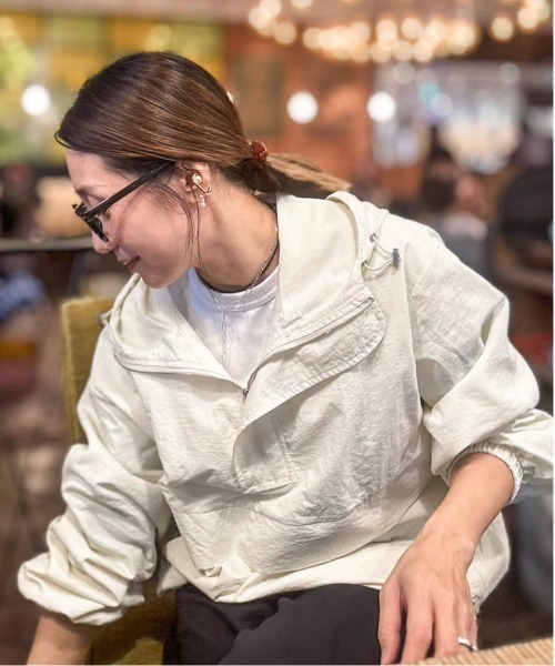 AMELY(エミリー)の「《emaさん&Erikaさんコラボ》 アノラックパーカー【撥水加工・選べる2タイプ】(パーカー・レディース・ブラック/ネイビー/ブラウン/アイボリー/ブラック系1/ブラウン系1/アイボリー系1/ネイビー系1/グレー系/グレー系1・フリー)」の7枚目の写真