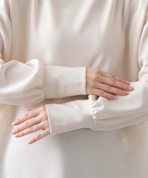 Gready Brilliant（グレディブリリアン）の「ジョーゼットパフスリーブカットソー（Tシャツ/カットソー・レディース・チャコールグレー/アイボリー・FREE）」の6枚目の写真