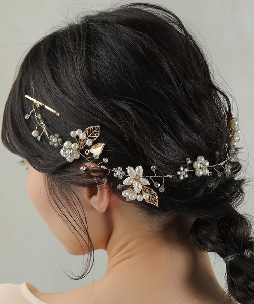 SUGRI。ヘッドドレス？ヘアーバンド？何て言うのかな？ Kana（カナ）の「パール ボタニカル シンプル ヘッドドレス 結婚