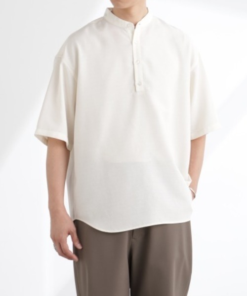 NANO universe(ナノユニバース)の「テックリネンバンドカラープルオーバーシャツ 半袖(シャツ/ブラウス・メンズ・ホワイト/ネイビー/ブラウン/チャコール・S/M/L/XL)」の2枚目の写真