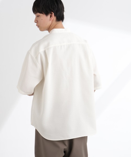 NANO universe(ナノユニバース)の「テックリネンバンドカラープルオーバーシャツ 半袖(シャツ/ブラウス・メンズ・ホワイト/ネイビー/ブラウン/チャコール・S/M/L/XL)」の7枚目の写真