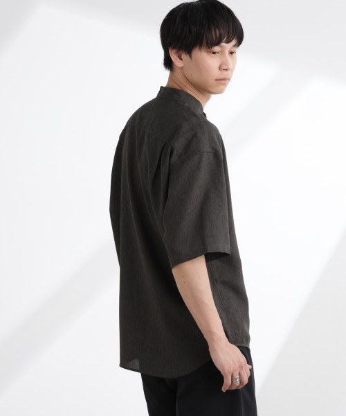 NANO universe(ナノユニバース)の「テックリネンバンドカラープルオーバーシャツ 半袖(シャツ/ブラウス・メンズ・ホワイト/ネイビー/ブラウン/チャコール・S/M/L/XL)」の13枚目の写真