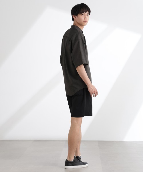 NANO universe(ナノユニバース)の「テックリネンバンドカラープルオーバーシャツ 半袖(シャツ/ブラウス・メンズ・ホワイト/ネイビー/ブラウン/チャコール・S/M/L/XL)」の17枚目の写真