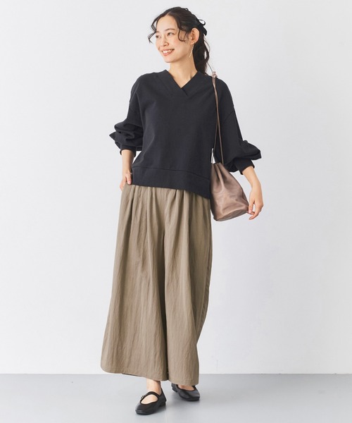 and myera（アンド マイラ）の「ａｎｄ　ｍｙｅｒａ　ちょこっとみじか丈トレーナー（スウェット・レディース・ブラック/アイボリー/グレー・L/M/S/LL）」の8枚目の写真