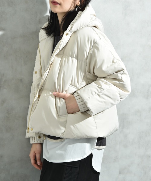 INTERPLANET（インタープラネット）の「プリーツレイヤーフードピュアダウン（ダウンジャケット/コート・レディース・ライトベージュ/ブラック/グレー・FREE）」の11枚目の写真