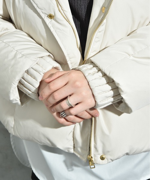 INTERPLANET（インタープラネット）の「プリーツレイヤーフードピュアダウン（ダウンジャケット/コート・レディース・ライトベージュ/ブラック/グレー・FREE）」の12枚目の写真