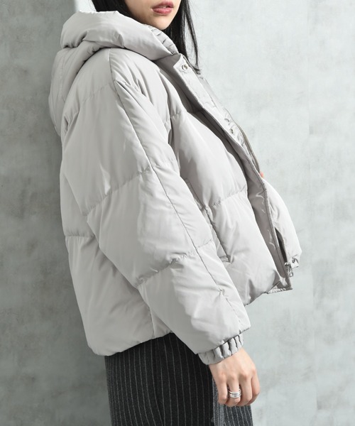 INTERPLANET（インタープラネット）の「プリーツレイヤーフードピュアダウン（ダウンジャケット/コート・レディース・ライトベージュ/ブラック/グレー・FREE）」の21枚目の写真