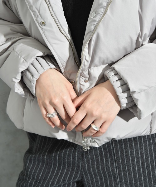 INTERPLANET（インタープラネット）の「プリーツレイヤーフードピュアダウン（ダウンジャケット/コート・レディース・ライトベージュ/ブラック/グレー・FREE）」の22枚目の写真