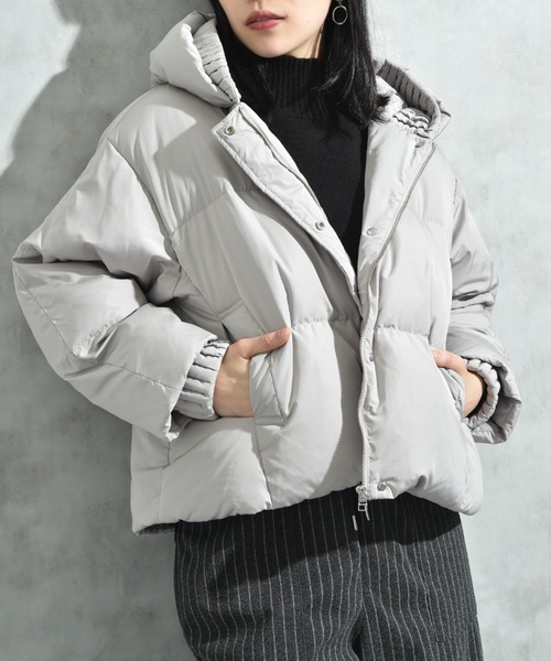 INTERPLANET（インタープラネット）の「プリーツレイヤーフードピュアダウン（ダウンジャケット/コート・レディース・ライトベージュ/ブラック/グレー・FREE）」の19枚目の写真