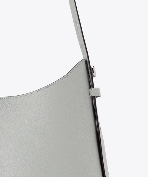 TORY BURCH（トリーバーチ）の「ロミー ホーボーバッグ（トートバッグ・レディース・ライトグレー/モカ/グレイッシュベージュ・ONE SIZE）」の5枚目の写真