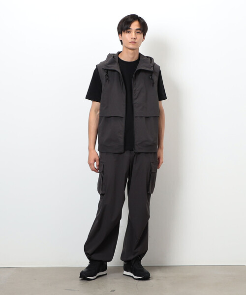 COMME CA ISM（コムサイズム）の「「Daily TECH Series」 クイックドライ ベンチレーションジップベスト（ベスト・メンズ・チャコール/ブラック・MEDIUM/LARGE）」の19枚目の写真