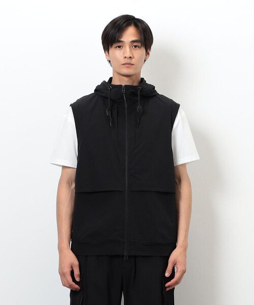COMME CA ISM(コムサイズム)の「「Daily TECH Series」クイックドライ ベンチレーションジップベスト(ベスト・メンズ・チャコール/ブラック・MEDIUM/LARGE)」の15枚目の写真