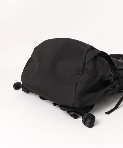 F/CE. (エフシーイー)の「F/CE./エフシーイー 420 re/cor DAYTRIP BP 32L(バックパック/リュック・メンズ・ブラック/セージグリーン・FREE)」の3枚目の写真