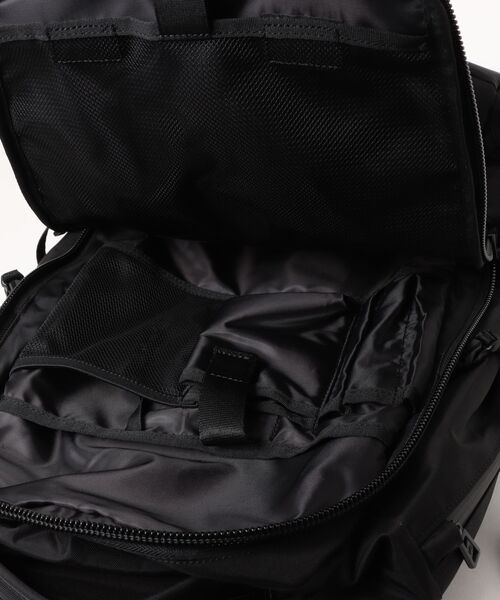 F/CE. (エフシーイー)の「F/CE./エフシーイー 420 re/cor DAYTRIP BP 32L(バックパック/リュック・メンズ・ブラック/セージグリーン・FREE)」の5枚目の写真