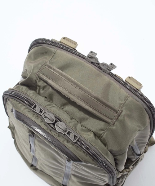 F/CE. (エフシーイー)の「F/CE./エフシーイー 420 re/cor DAYTRIP BP 32L(バックパック/リュック・メンズ・ブラック/セージグリーン・FREE)」の9枚目の写真