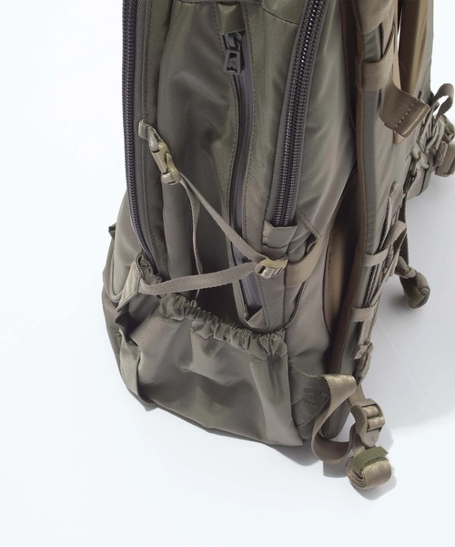 F/CE. (エフシーイー)の「F/CE./エフシーイー 420 re/cor DAYTRIP BP 32L(バックパック/リュック・メンズ・ブラック/セージグリーン・FREE)」の10枚目の写真