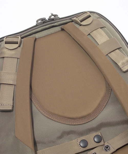 F/CE. (エフシーイー)の「F/CE./エフシーイー 420 re/cor DAYTRIP BP 32L(バックパック/リュック・メンズ・ブラック/セージグリーン・FREE)」の19枚目の写真