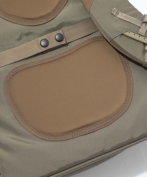 F/CE. (エフシーイー)の「F/CE./エフシーイー 420 re/cor DAYTRIP BP 32L(バックパック/リュック・メンズ・ブラック/セージグリーン・FREE)」の21枚目の写真