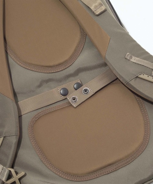 F/CE. (エフシーイー)の「F/CE./エフシーイー 420 re/cor DAYTRIP BP 32L(バックパック/リュック・メンズ・ブラック/セージグリーン・FREE)」の20枚目の写真