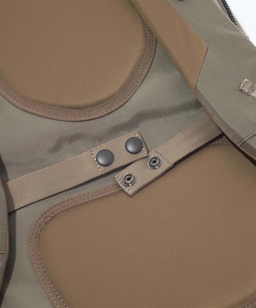 F/CE. (エフシーイー)の「F/CE./エフシーイー 420 re/cor DAYTRIP BP 32L(バックパック/リュック・メンズ・ブラック/セージグリーン・FREE)」の22枚目の写真