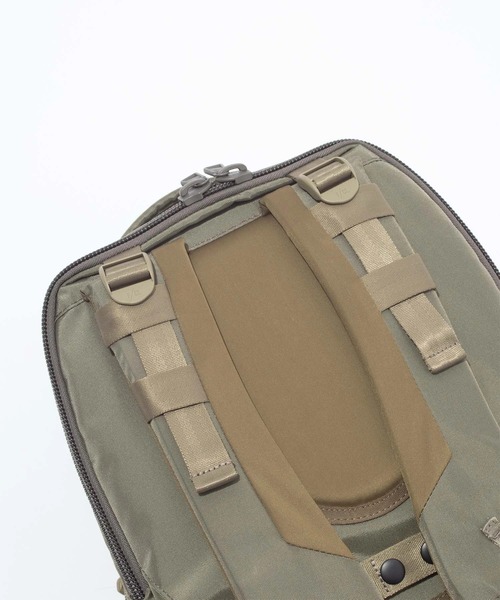 F/CE. (エフシーイー)の「F/CE./エフシーイー 420 re/cor DAYTRIP BP 32L(バックパック/リュック・メンズ・ブラック/セージグリーン・FREE)」の17枚目の写真