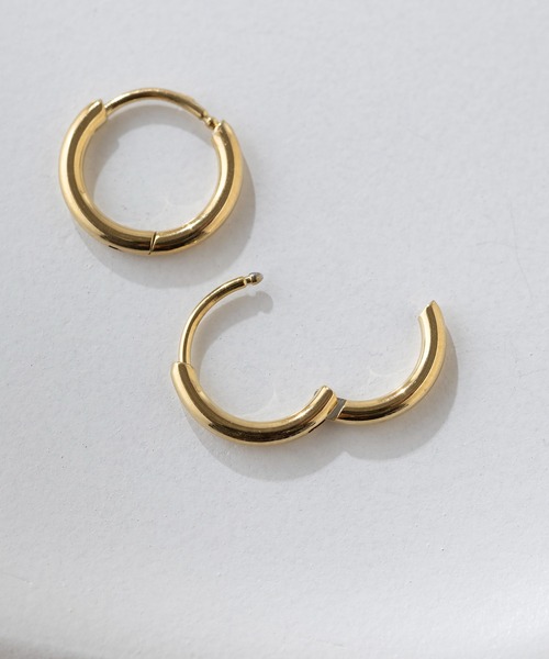 MAISON BREEZE（メゾンブリーズ）の「【MAISON BREEZE】ピアス ステンレス 細幅 丸甲 直径1.1cm ミニ シンプル ワンタッチ フープピアス　OSWY（ピアス（両耳用）・レディース・ブラック/シルバー/ゴールド・FREE）」の12枚目の写真