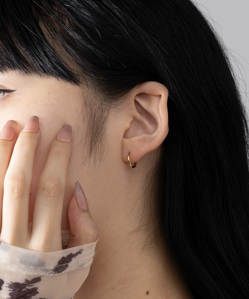 MAISON BREEZE（メゾンブリーズ）の「【MAISON BREEZE】ピアス ステンレス 細幅 丸甲 直径1.1cm ミニ シンプル ワンタッチ フープピアス　OSWY（ピアス（両耳用）・レディース・ブラック/シルバー/ゴールド・FREE）」の13枚目の写真