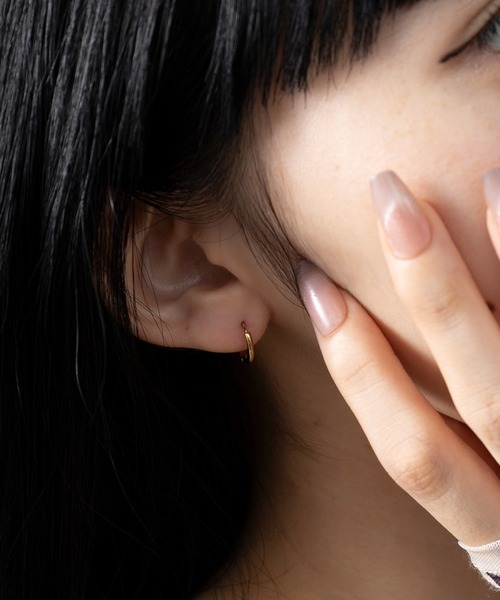 MAISON BREEZE（メゾンブリーズ）の「【MAISON BREEZE】ピアス ステンレス 細幅 丸甲 直径1.1cm ミニ シンプル ワンタッチ フープピアス　OSWY（ピアス（両耳用）・レディース・ブラック/シルバー/ゴールド・FREE）」の15枚目の写真