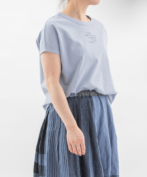 nop de nod(ノップドゥノッド)の「USコットン書き文字ロゴ刺繍フレンチTシャツ(Tシャツ/カットソー・レディース・ダークブルー/レッド/オフホワイト/ブルー/ブラック・M)」の4枚目の写真