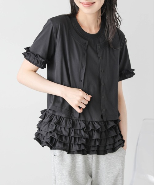 AMELY(エミリー)の「ティアードフリル ドッキングトップス(シャツ/ブラウス・レディース・ブラック/グレー/チャコール・フリー)」の7枚目の写真