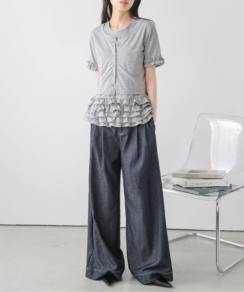 AMELY(エミリー)の「ティアードフリル ドッキングトップス(シャツ/ブラウス・レディース・ブラック/グレー/チャコール・フリー)」の6枚目の写真