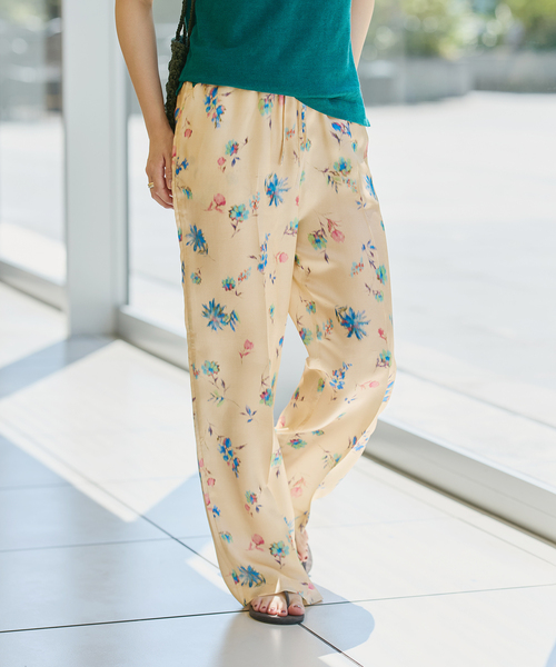 IENA LA BOUCLE（イエナラブークル）の「IENA LA BOUCLE ボタニカルプリントイージーパンツ（その他パンツ・レディース・ベージュ系その他・36/38）」の9枚目の写真