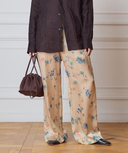 IENA LA BOUCLE（イエナラブークル）の「IENA LA BOUCLE ボタニカルプリントイージーパンツ（その他パンツ・レディース・ベージュ系その他・36/38）」の17枚目の写真