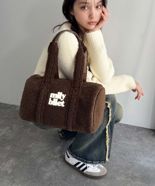 mily bilet(ミウィビレット)の「【mily bilet】ふわもこ感がたまらない主役バッグ♪ロゴ刺繍ボアボストンバッグ(ハンドバッグ・レディース・チャコールグレー/ブラック/ブラウン/ベージュ・ONE SIZE)」の20枚目の写真