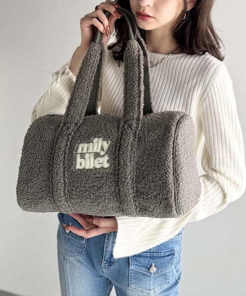 mily bilet(ミウィビレット)の「【mily bilet】ふわもこ感がたまらない主役バッグ♪ロゴ刺繍ボアボストンバッグ(ハンドバッグ・レディース・チャコールグレー/ブラック/ブラウン/ベージュ・ONE SIZE)」の10枚目の写真