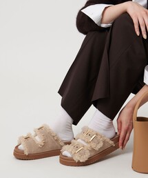 UNITED ARROWS（ユナイテッドアローズ）の「フェイクファー 2ライン スタッズ サンダル（サンダル）」