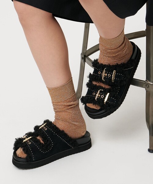 UNITED ARROWS（ユナイテッドアローズ）の「フェイクファー 2ライン スタッズ サンダル（サンダル・レディース・ブラック/ベージュ・35/36/37/38）」の6枚目の写真