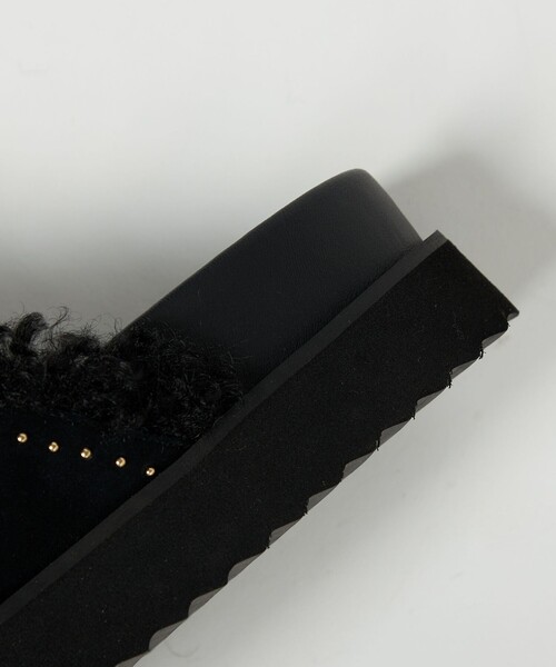 UNITED ARROWS（ユナイテッドアローズ）の「フェイクファー 2ライン スタッズ サンダル（サンダル・レディース・ブラック/ベージュ・35/36/37/38）」の17枚目の写真