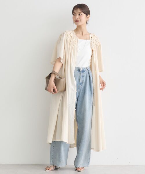 earth music&ecology（アースミュージックアンドエコロジー）の「ギャザーロングワンピース（ワンピース・レディース・ホワイト系その他2/ライトブルー/ブラック・FREE）」の2枚目の写真