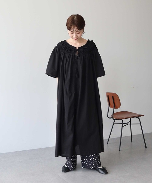 earth music&ecology（アースミュージックアンドエコロジー）の「ギャザーロングワンピース（ワンピース・レディース・ホワイト系その他2/ライトブルー/ブラック・FREE）」の5枚目の写真