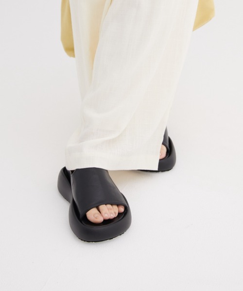 FUULLY STUDIO（フーリィーステューディオ）の「ボリュームソールサンダル（サンダル・レディース・ブラック・SMALL/MEDIUM/LARGE）」の7枚目の写真