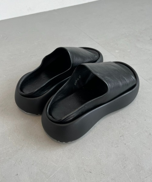 FUULLY STUDIO（フーリィーステューディオ）の「ボリュームソールサンダル（サンダル・レディース・ブラック・SMALL/MEDIUM/LARGE）」の13枚目の写真