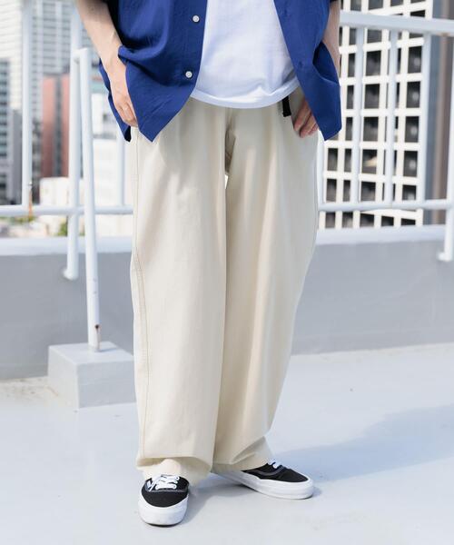 ITEMS URBANRESEARCH(アイテムズ アーバンリサーチ)の「ウェビングベルト ツイルストレートパンツ(その他パンツ・メンズ・アイボリー/ブラック/ベージュ・MEDIUM/LARGE)」の4枚目の写真