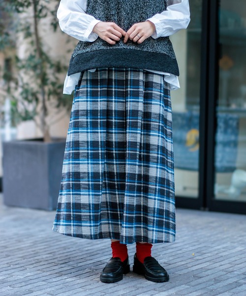 D.M.G.（ドミンゴ）の「[D.M.G. / ディーエムジー]スラブチェック起毛 タックフレアスカート（スカート・レディース・グレー系その他・FREE）」の3枚目の写真