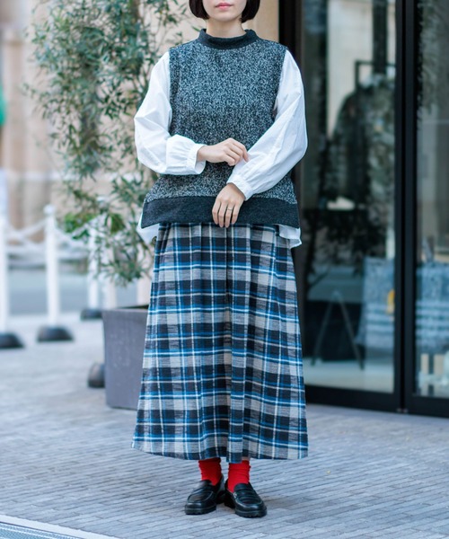 D.M.G.（ドミンゴ）の「[D.M.G. / ディーエムジー]スラブチェック起毛 タックフレアスカート（スカート・レディース・グレー系その他・FREE）」の5枚目の写真