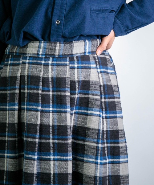 D.M.G.（ドミンゴ）の「[D.M.G. / ディーエムジー]スラブチェック起毛 タックフレアスカート（スカート・レディース・グレー系その他・FREE）」の13枚目の写真