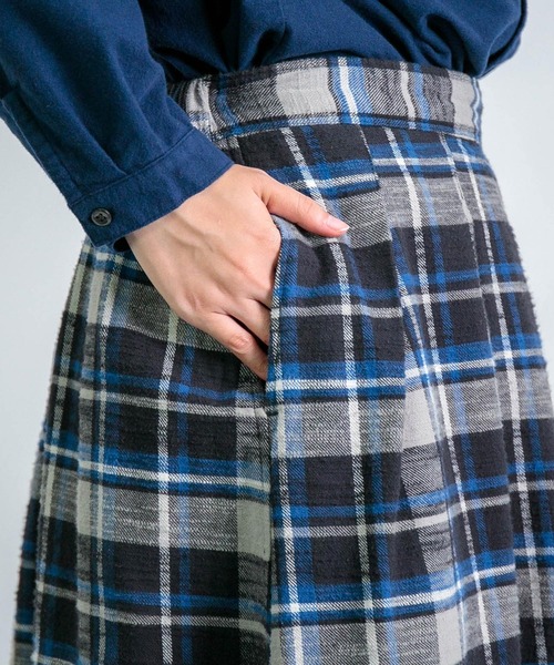 D.M.G.（ドミンゴ）の「[D.M.G. / ディーエムジー]スラブチェック起毛 タックフレアスカート（スカート・レディース・グレー系その他・FREE）」の14枚目の写真