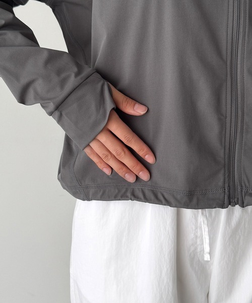 CANAL JEAN(キャナルジーン)の「Marmot Ws Mt.RashGuard Full-Zip(その他アウター・レディース・チャコールグレー/ホワイト・MEDIUM)」の13枚目の写真