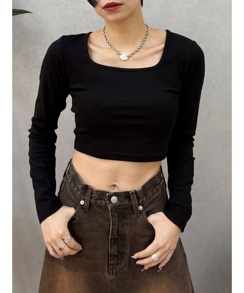 EVRIS(エヴリス)の「スクエアクロップドトップス(Tシャツ/カットソー・レディース・ブラック/マスタード/レッド/ホワイト・FREE)」の3枚目の写真