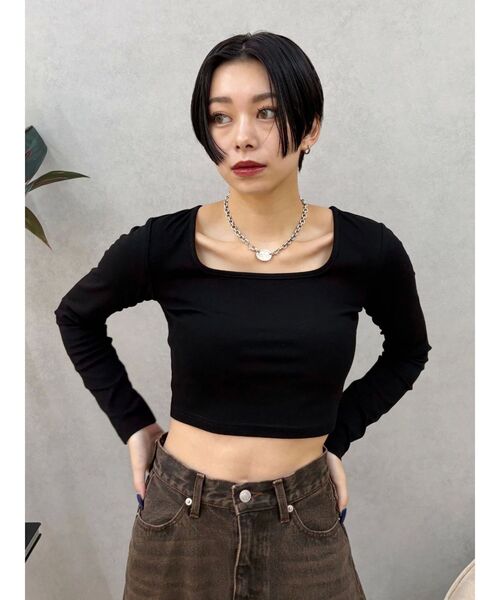 EVRIS(エヴリス)の「スクエアクロップドトップス(Tシャツ/カットソー・レディース・ブラック/マスタード/レッド/ホワイト・FREE)」の21枚目の写真